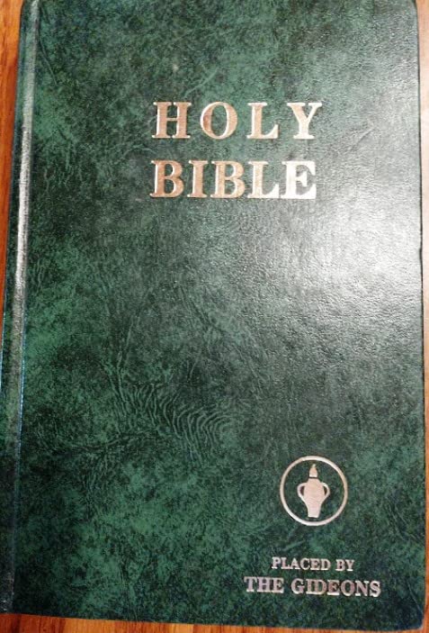 The Holy Bible, Containing the Old and New Testaments [Hardcover] THE GIDEONS INTERNATIONAL