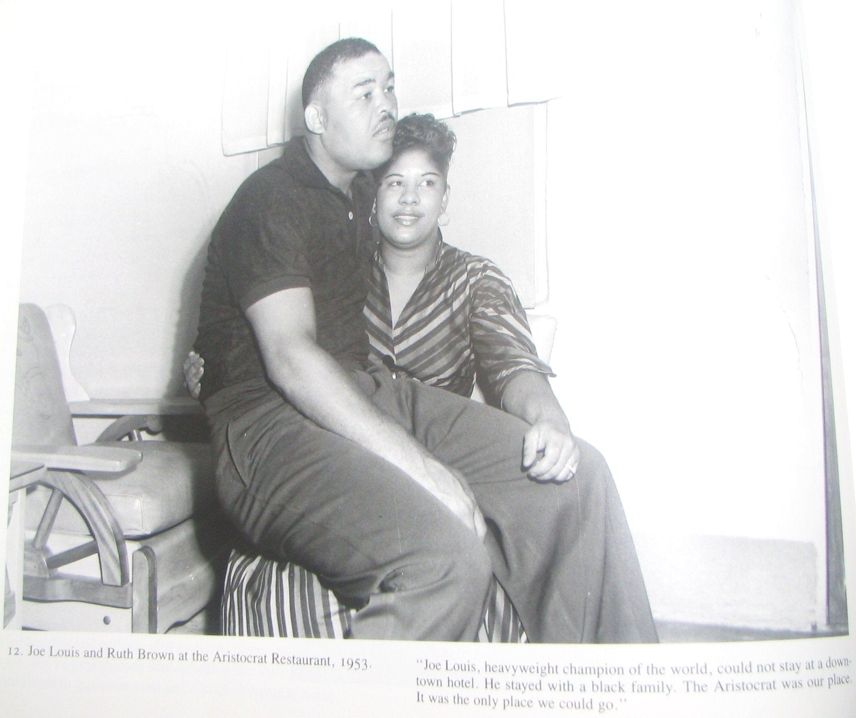 BEHOLD THE PEOPLE (Barker Texas History Center Series)