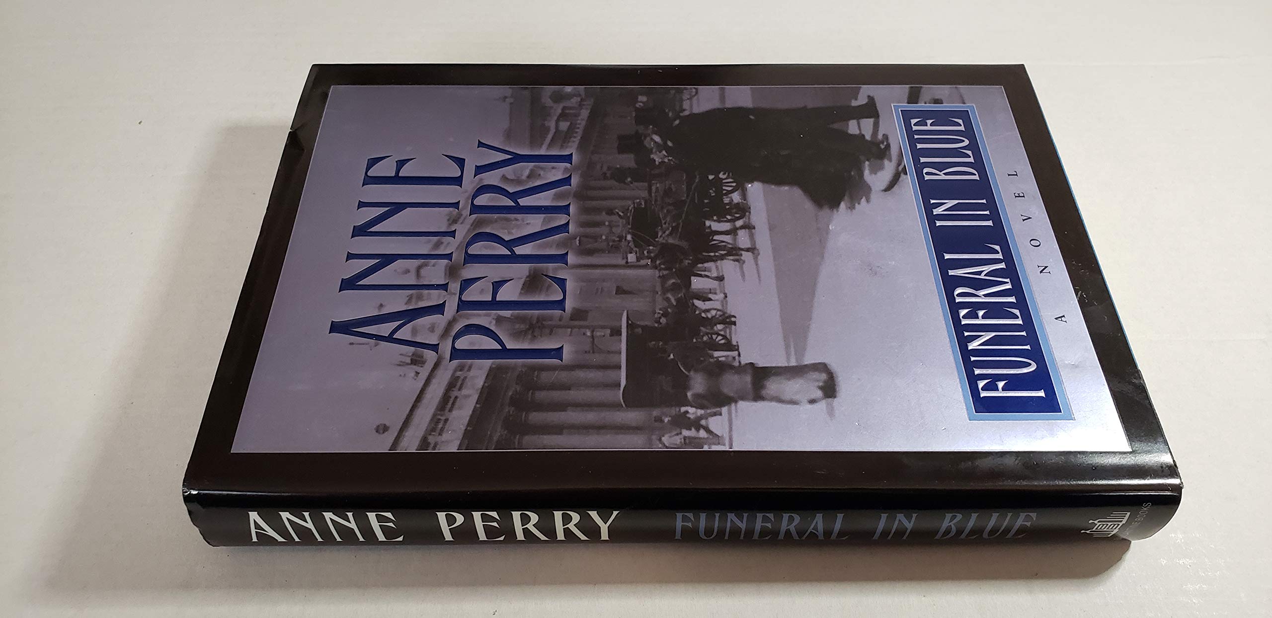 Funeral in Blue (William Monk Novels)