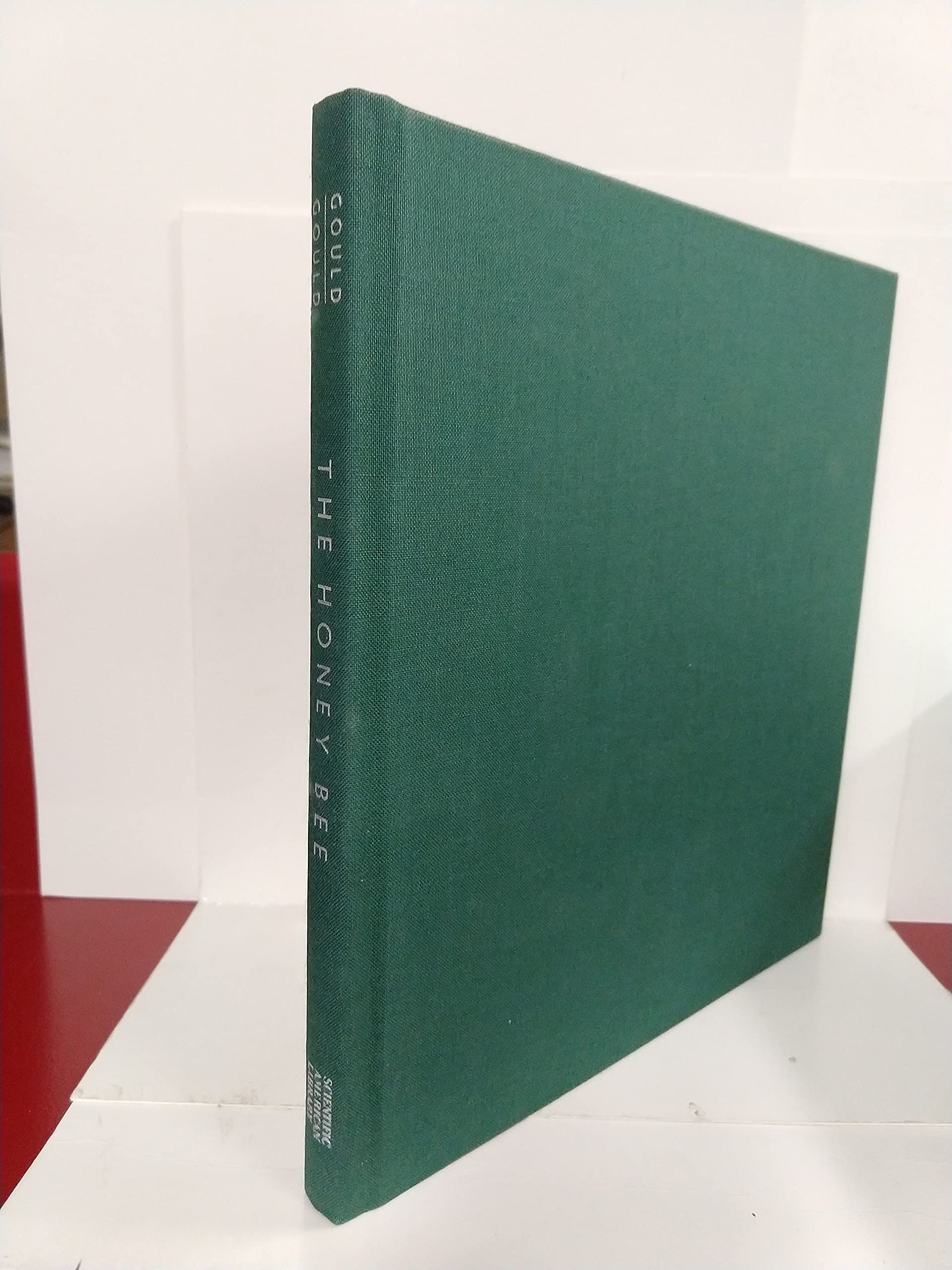 The Honey Bee (Scientific American Library)
