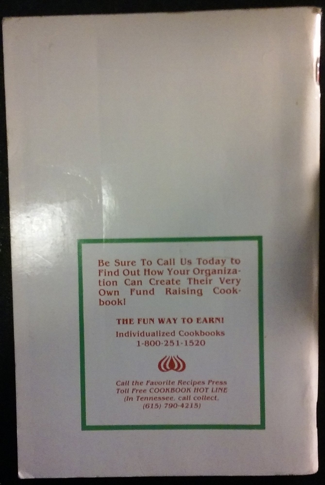 CAKE COOKBOOK Containing Over 500 Cake Recipes