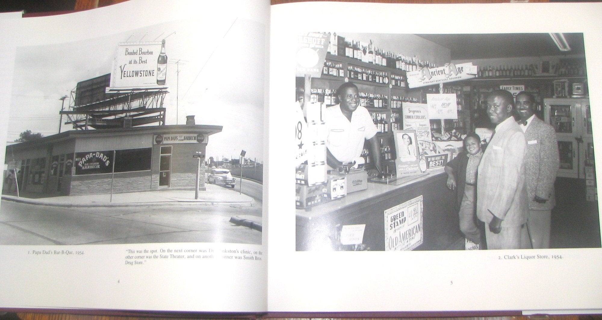 BEHOLD THE PEOPLE (Barker Texas History Center Series)