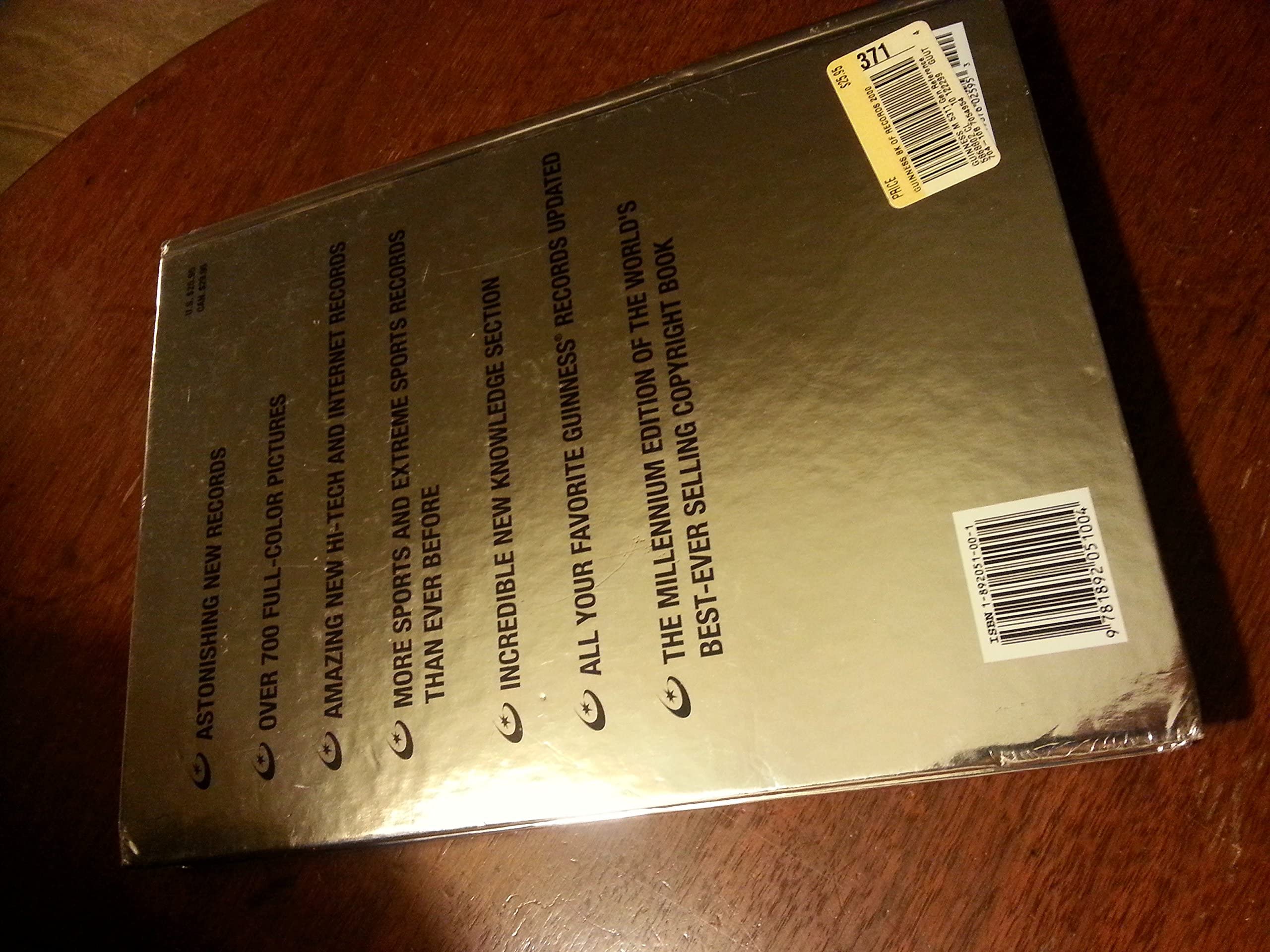 Guinness World Records 2000: Millennium Edition (Guinness Book of Records)