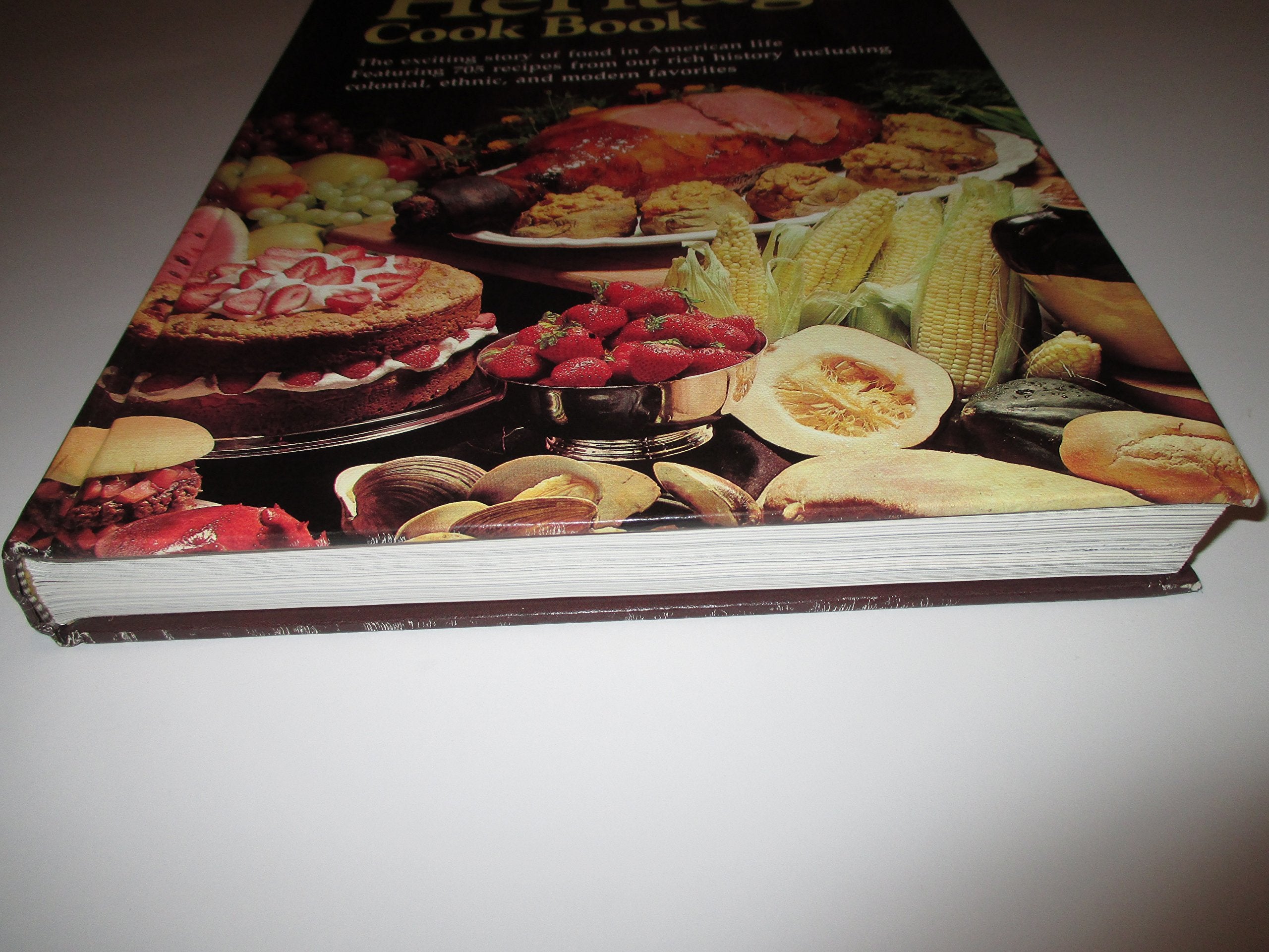 Better Homes and Gardens Heritage Cook Book