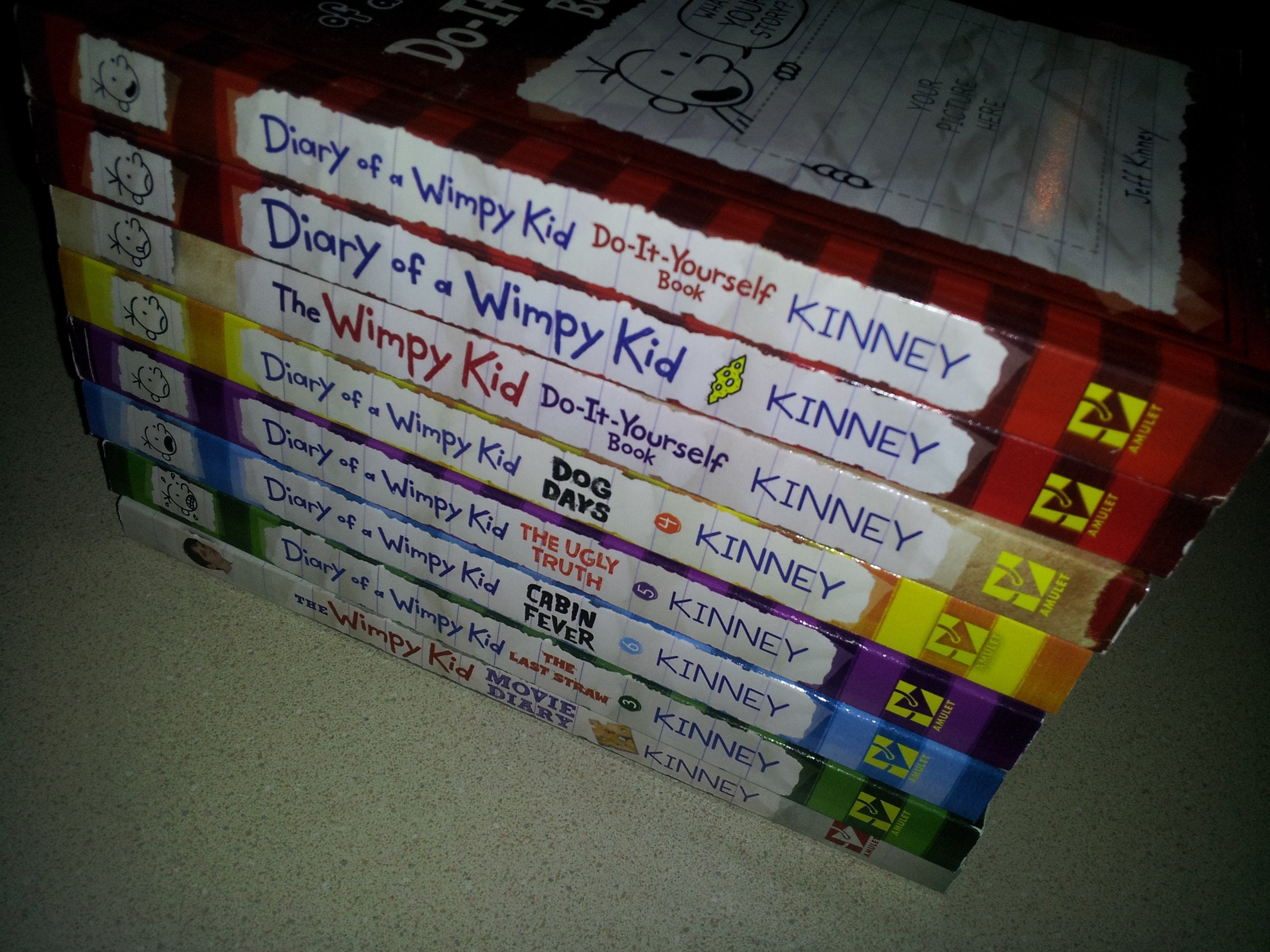 Diary of a Wimpy Kid 8 Book Collection Paperback (DIARY OF A WIMPY KID, THE LAST STRAW, DOG DAYS, THE UGLY TRUTH, CABIN FEVER, MOVIE DIARY, 2008 DO-IT-YOURSELF AND 2011 DO-IT-YOURSELF)