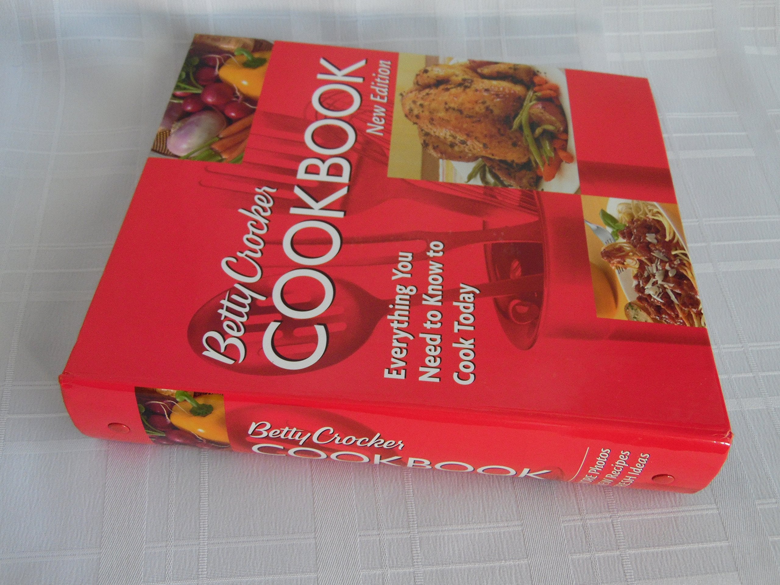 Betty Crocker Cookbook: Everything You Need to Know to Cook Today, New Tenth Edition