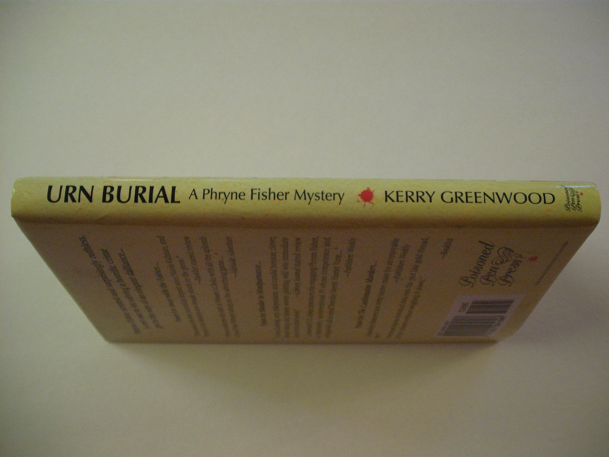 Urn Burial: A Phryne Fisher Mystery (Phryne Fisher Mysteries)