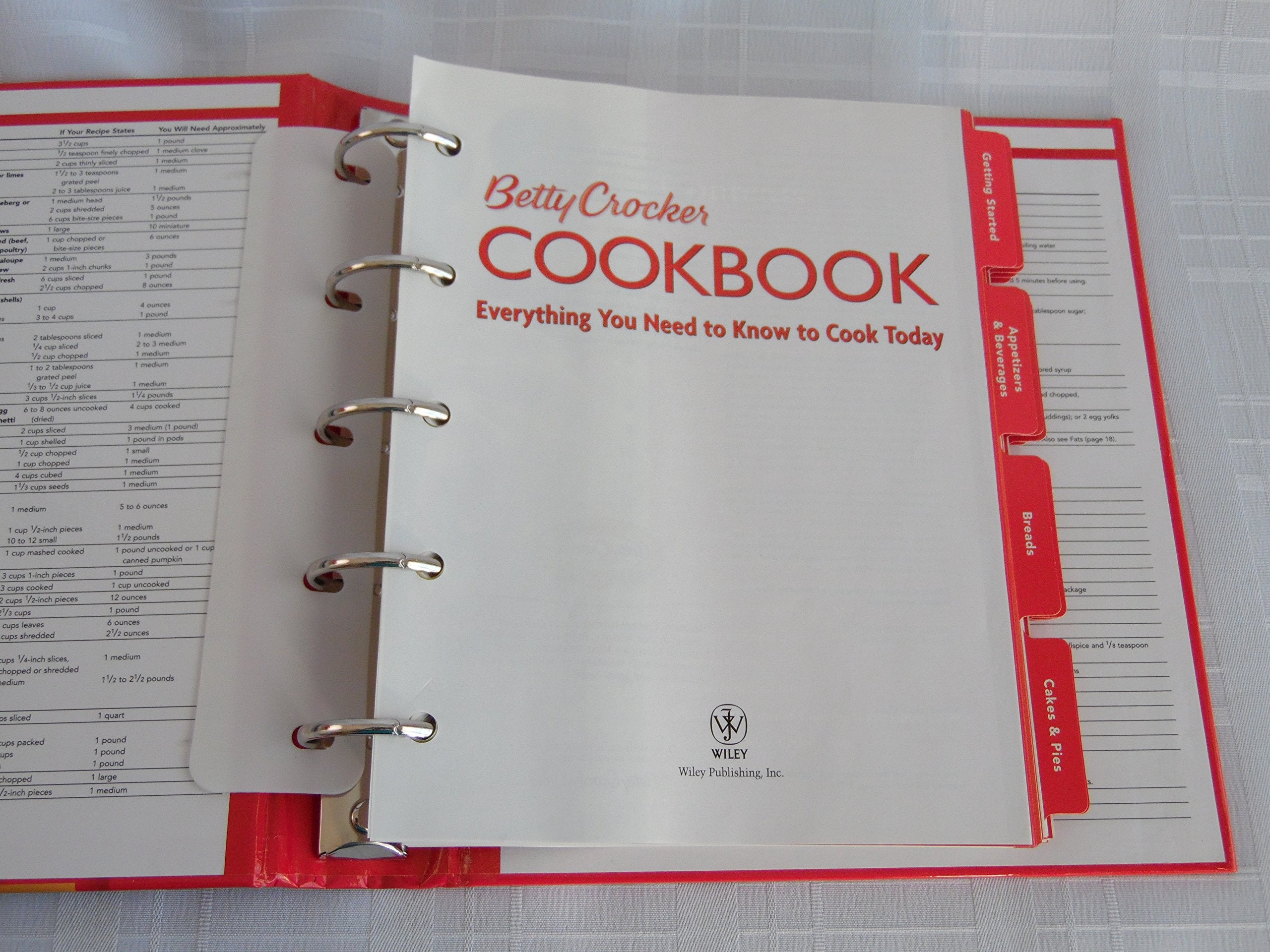 Betty Crocker Cookbook: Everything You Need to Know to Cook Today, New Tenth Edition
