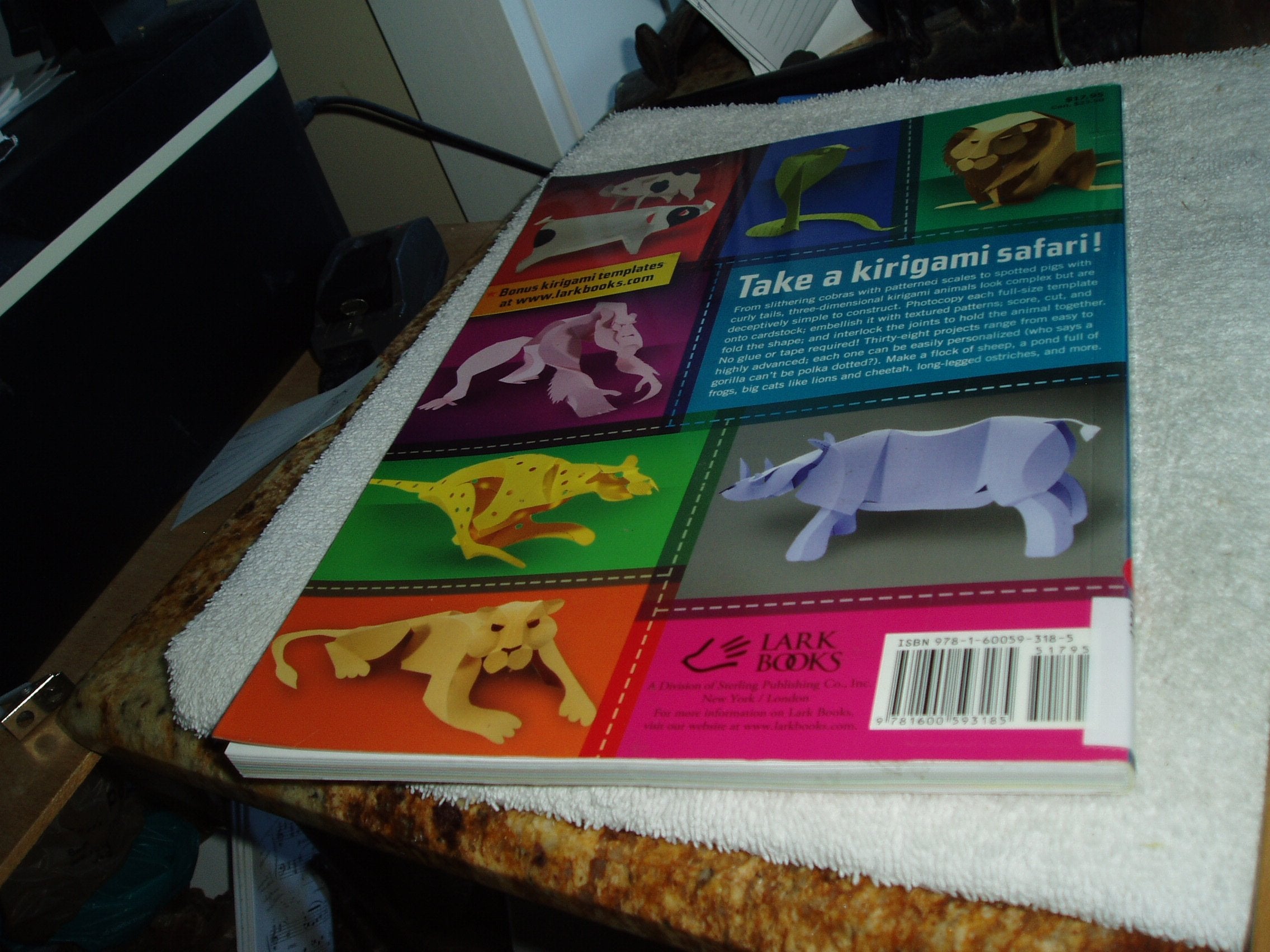 Kirigami Menagerie: 38 Paper Animals to Copy, Cut & Fold