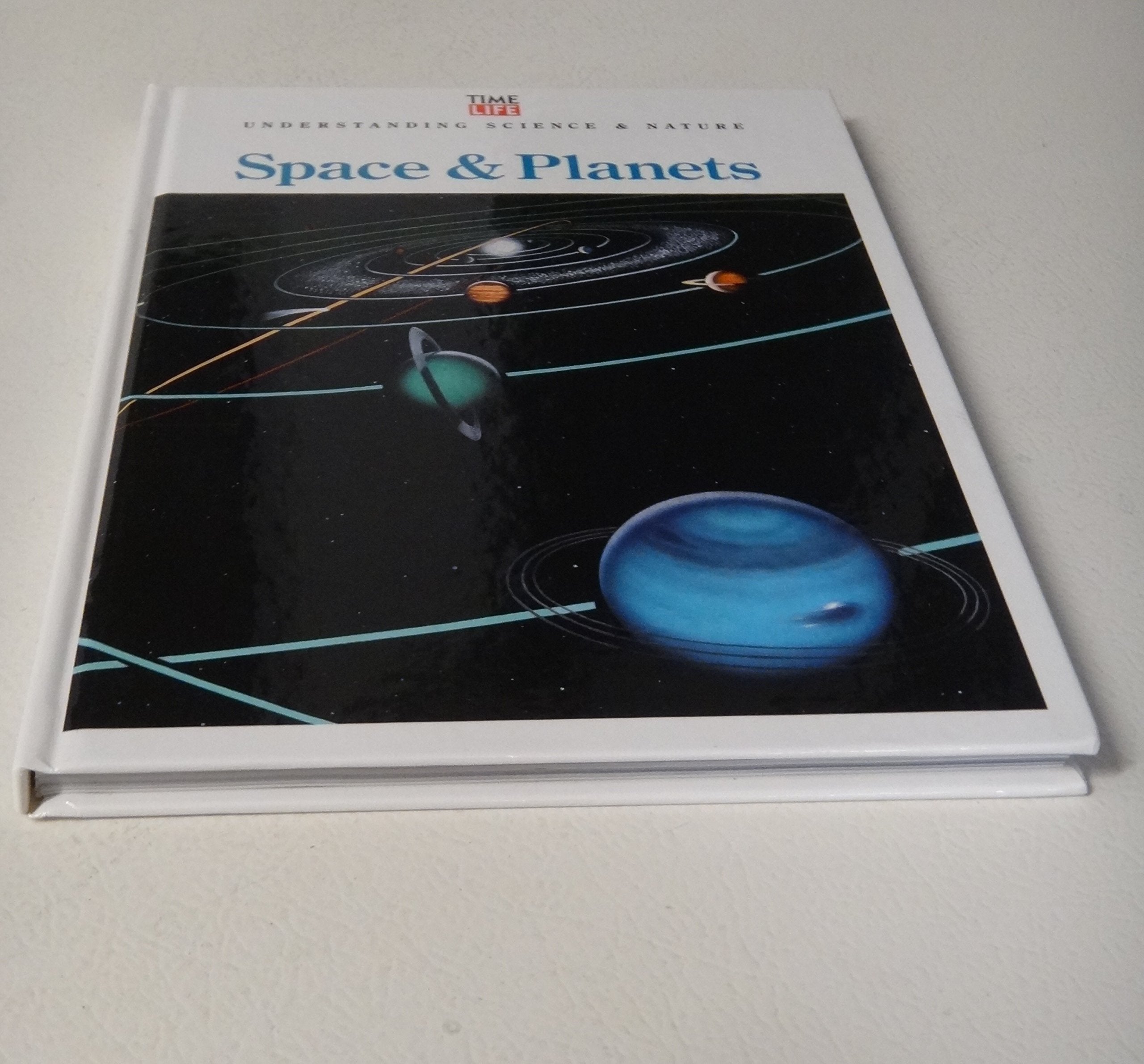 Space & Planets (Understanding Science & Nature)