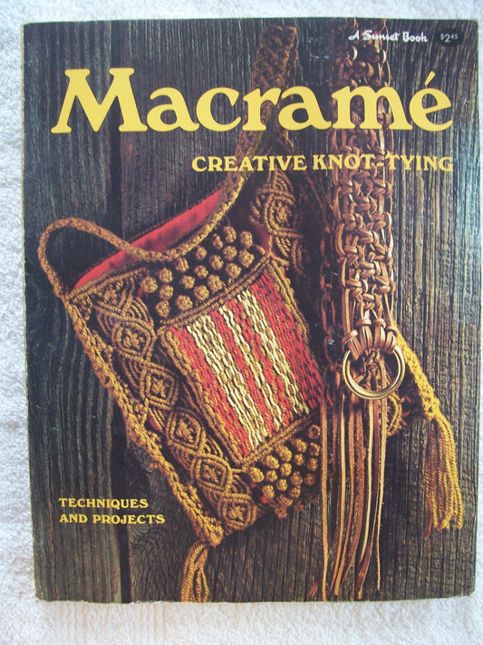 Macrame: Creative KnotTying [Paperback] Sunset Books and Sunset Magazine